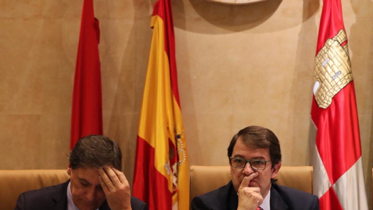 Alfonso Fernández Mañueco, en un momento del Pleno.-ICAL