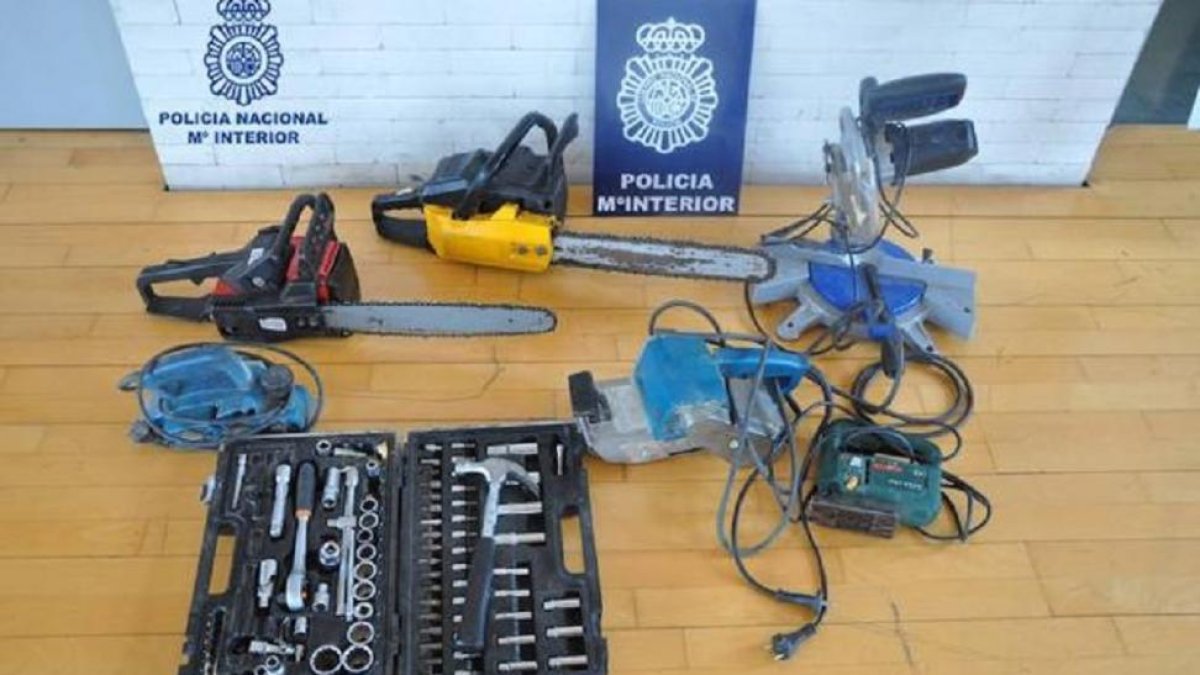 Material incautado a los detenidos.-POLICIA NACIONAL