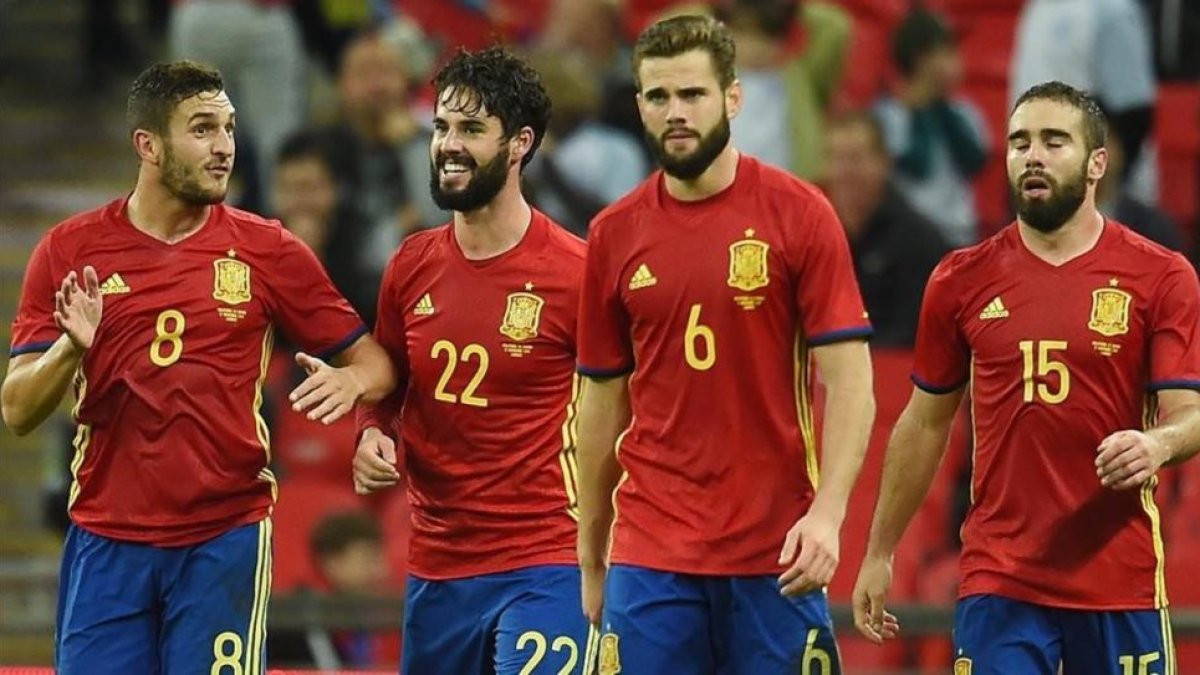 Los jugadores de la Selección grabaron un Mannequin Challenge al término del amistoso en Wembley.-EFE / ANDY RAIN