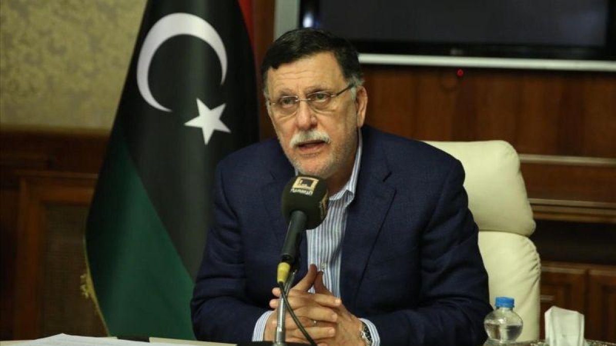 El primer ministro libio, Fayez al-Sarraj, ha declarado el estado de emergencia en Tripoli tras una semana de enfrentamientos entre milicias rivales.-AFP