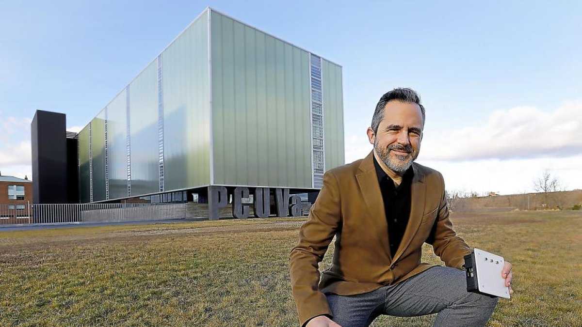 Diego Llanos, director de Operaciones de RDNest, en el Parque Científico de la Universidad de Valladolid.-J. M. LOSTAU