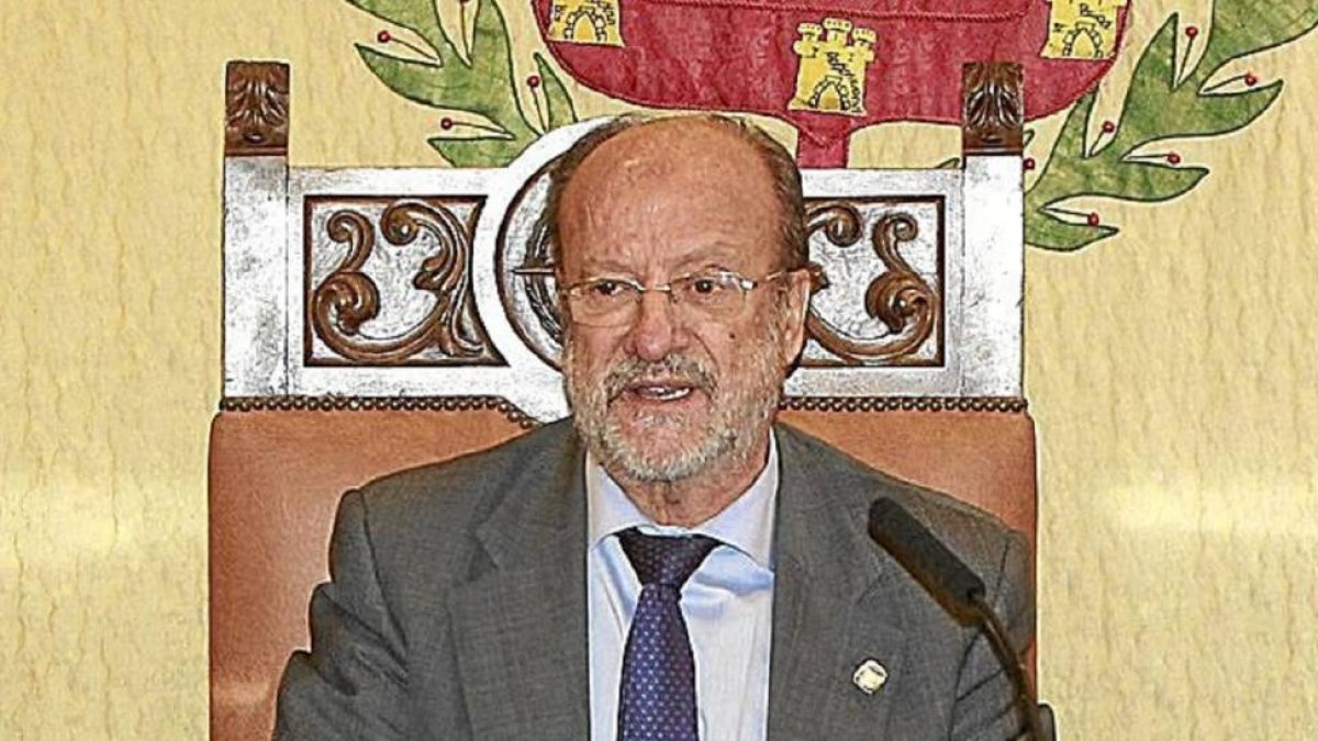 El alcalde de Valladolid, Francisco Javier León de la Riva-J. M. LOSTAU