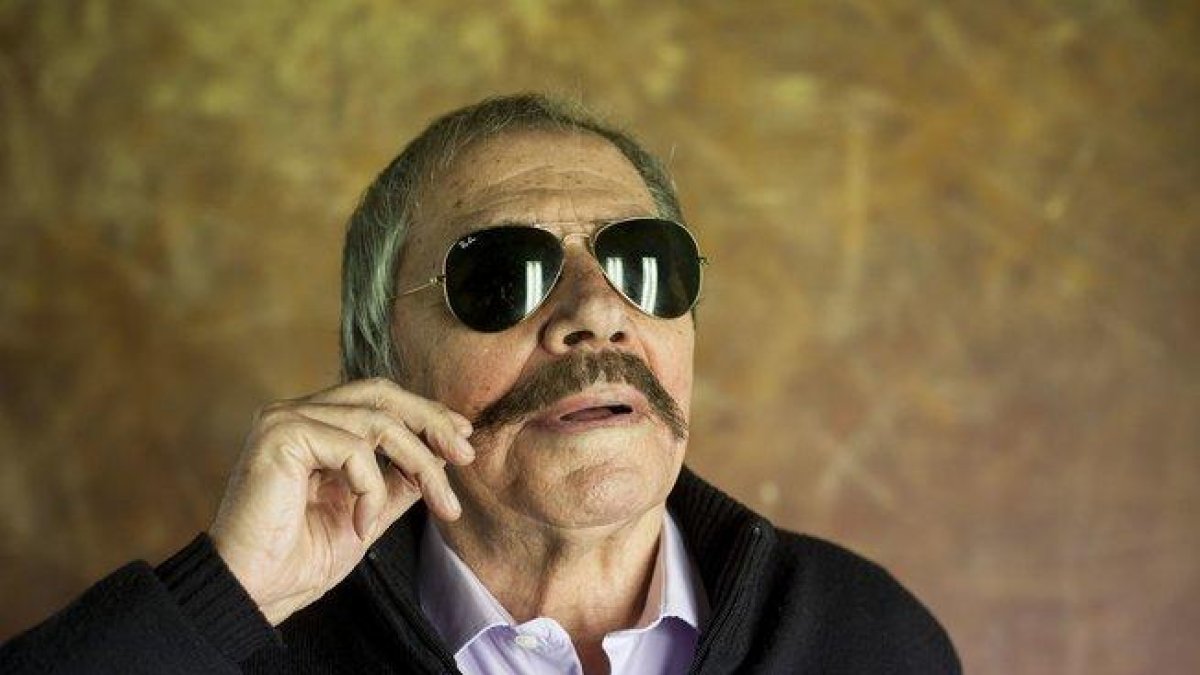 Jaume Mir, con 84 años, en una sesión de fotos para este diario, en el 2013.-FERRAN NADEU