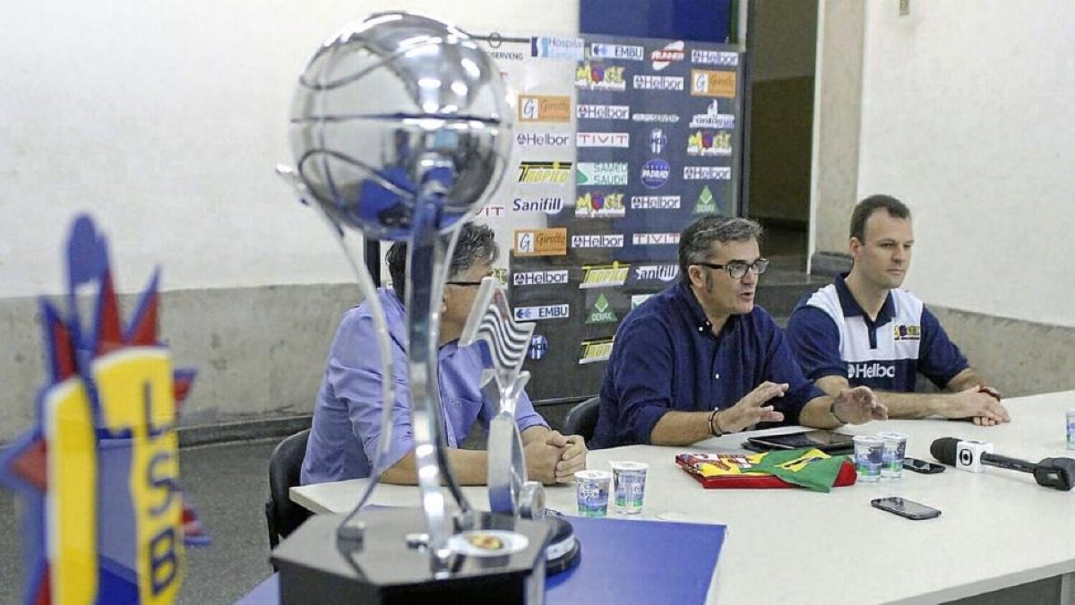 Paco García en la rueda de prensa en la que anunció su salida de Mogui-E.M