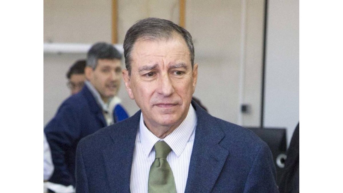 El consejero de Educación, Juan José Mateos-Ical