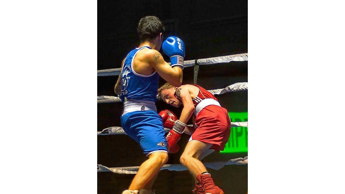 Uno de los combates de la velada España-Irlanda celebrada en Valladolid.-EM