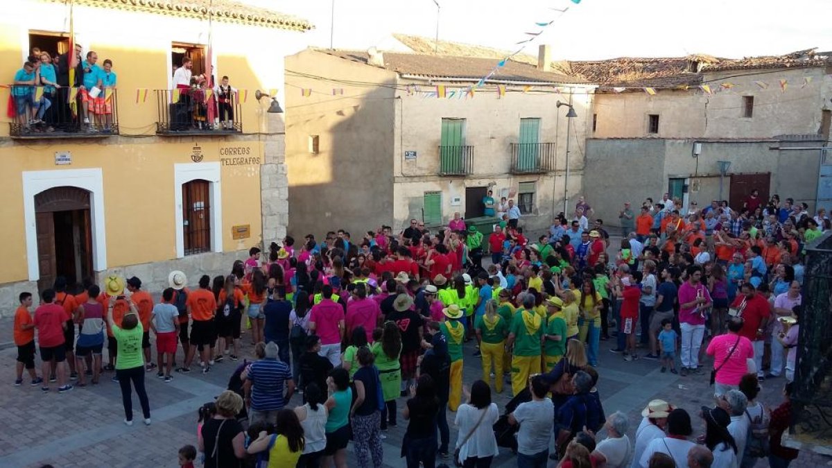 Chupinazo en las fiestas de verano de Valoria.-EL MUNDO