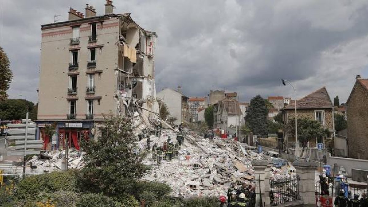 Estado del edificio siniestrado en Rosny-sous-Bois, cerca de París.-