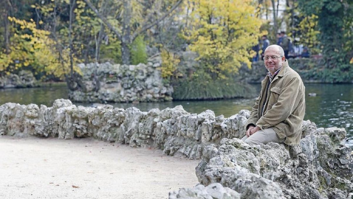 Francisco Igea en el estanque del Campo Grande de Valladolid-Photogenic.
