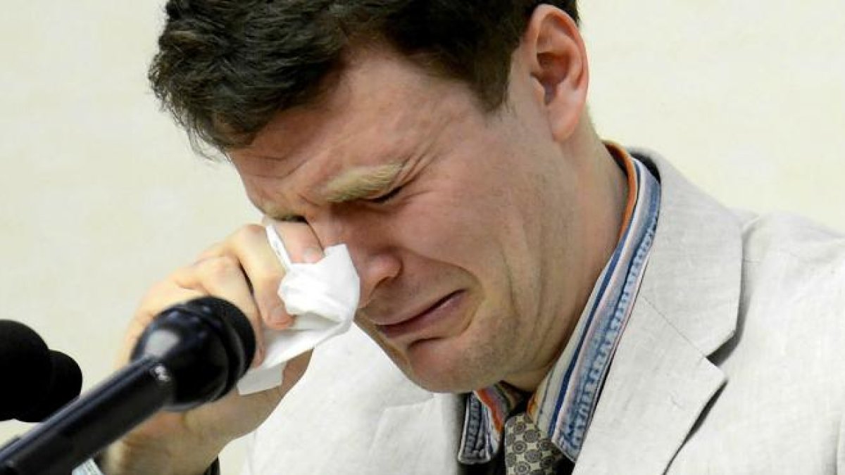 El estudiante estadounidense de 21 años, Otto Warmbier, en su comparecencia ante los medios norcoreanos en Pyongyang (Corea del Norte).-
