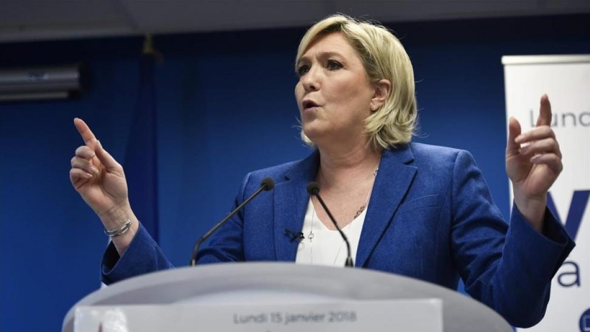 Marine Le Pen durante su intervención ante la prensa.-/ AFP / STEPHANE DE SAKUTIN