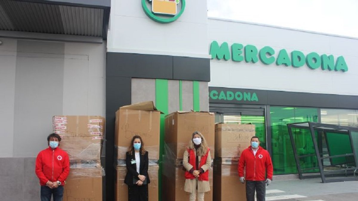 Mercadona colabora con Cruz Roja desde hace tiempo en la donación de productos de primera necesidad. ICAL