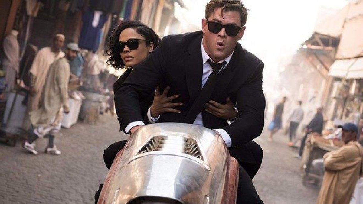 Chris Hemsworth y Tessa Thompson, en Men in black: International.-