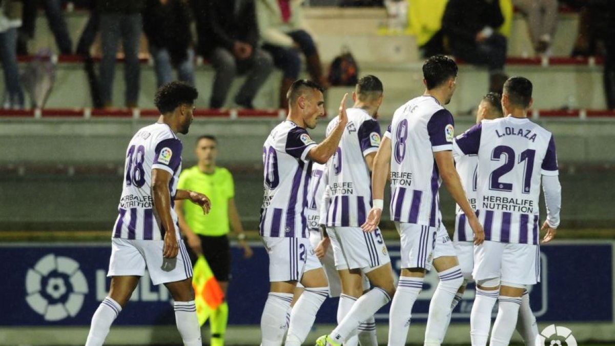 San Emeterio celebra el 1-1 en Lezama. / E.M.