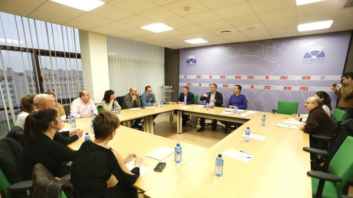 El Grupo Socialista se reúne con el comité de empresa de Konecta-ICAL