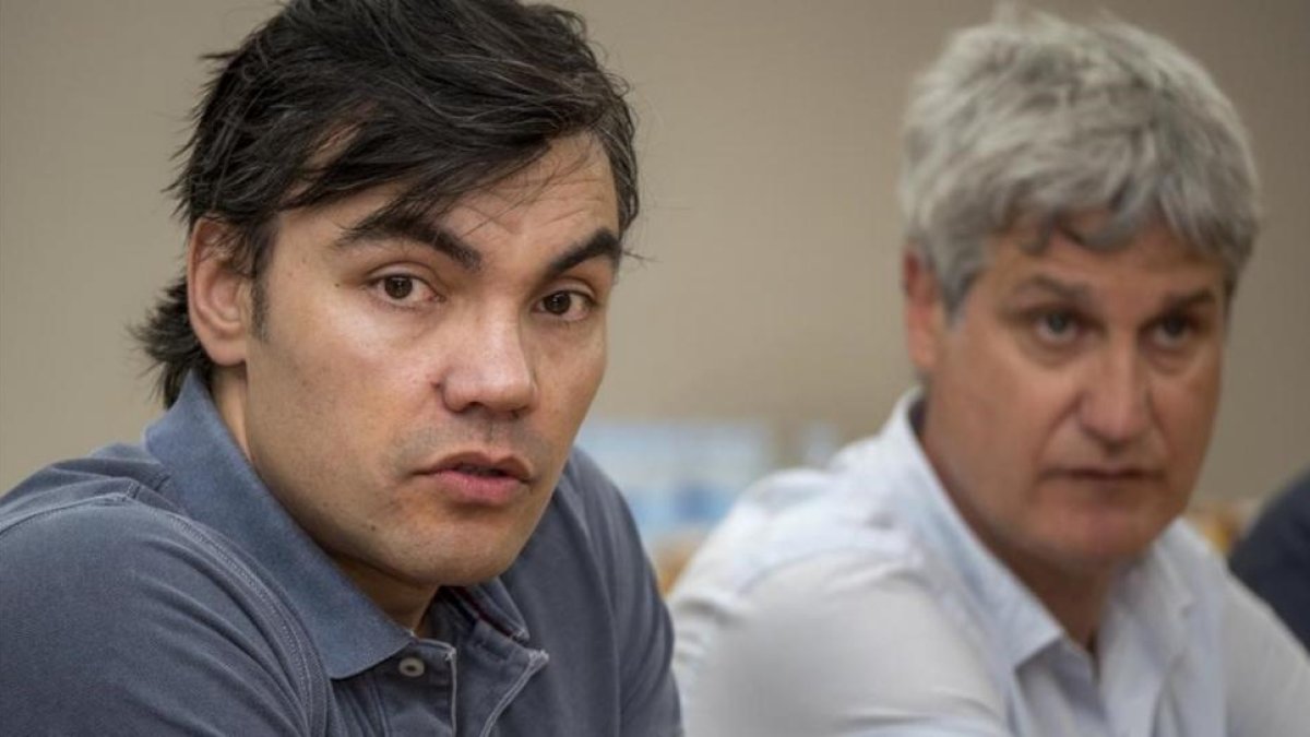 Gabi Hernández, el seleccionador saliente, junto al director técnico Rafa Aguilar (derecha).-RICARD FADRIQUE