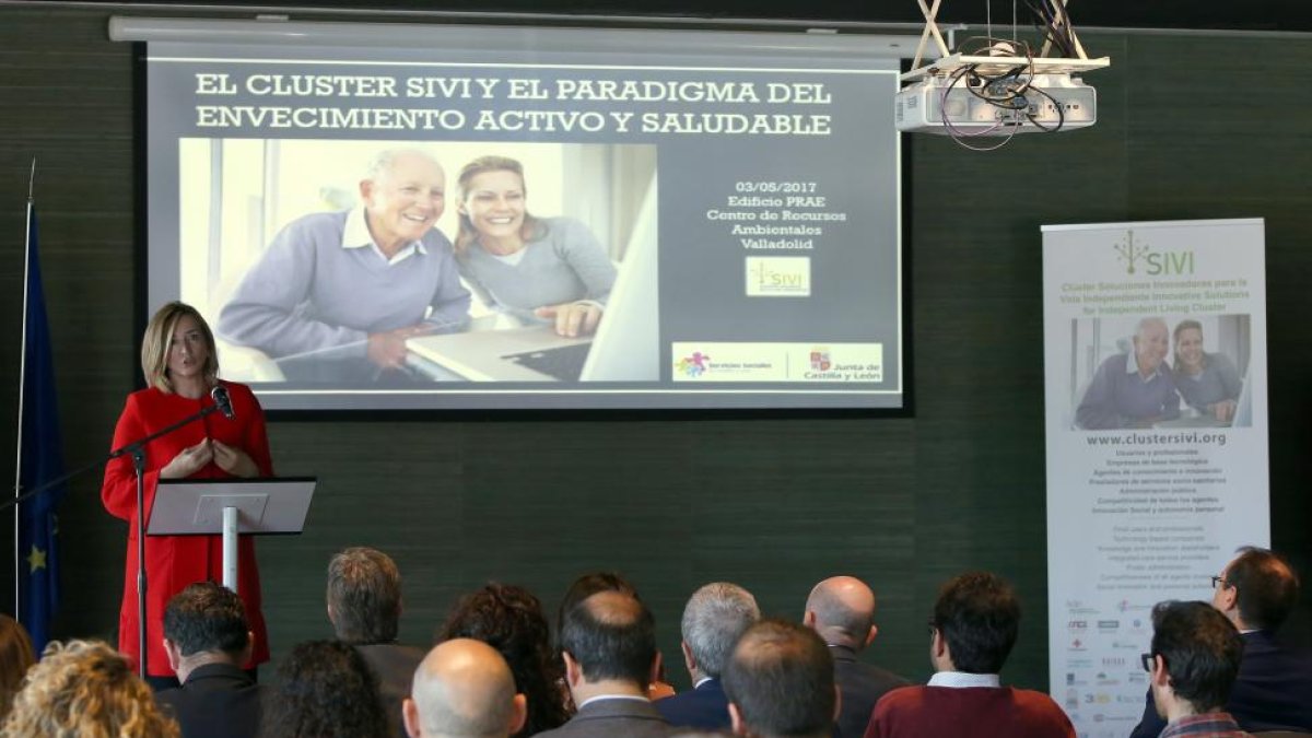 La consejera de Familia e Igualdad de Oportunidades, Alicia García, abre la jornada 'SIVI y el paradigma del envejecimiento activo y saludable'-ICAL