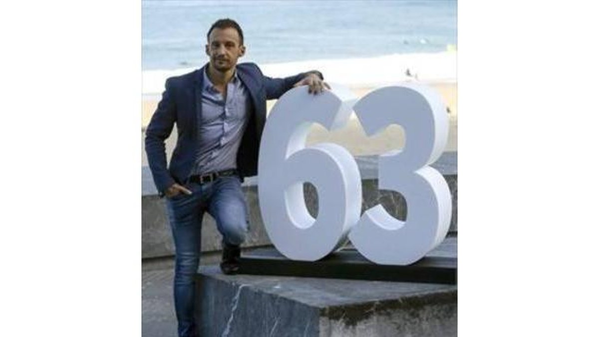 Alejandro Amenábar, ayer en San Sebastián, tras presentar 'Regresión'.-AFP / ANDER GILLENEA