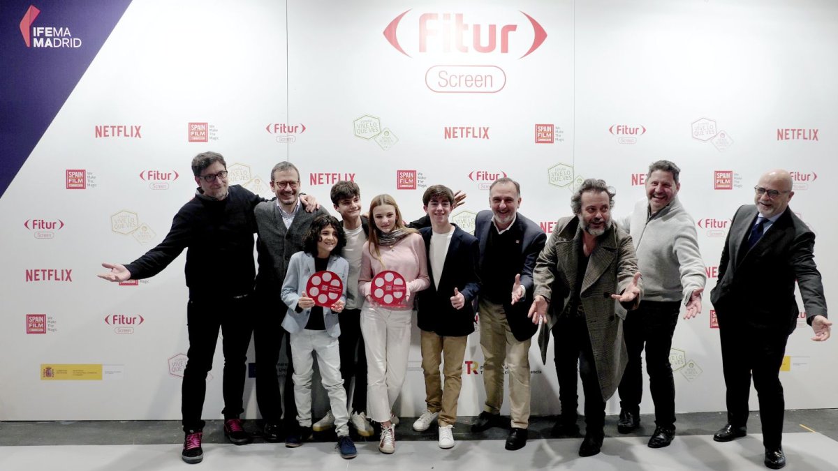 Valladolid Film Commission y el equipo de 'Voy a pasármelo bien' reciben el premio. ICAL