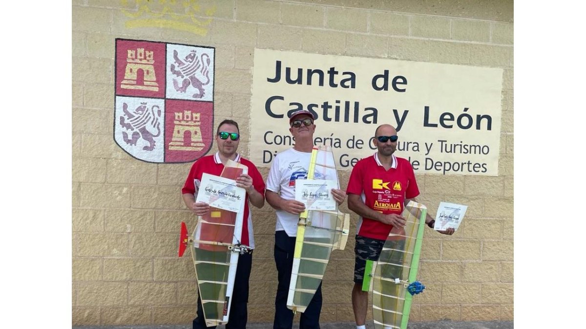 Podio de combate. / MONTSE ÁLVAREZ