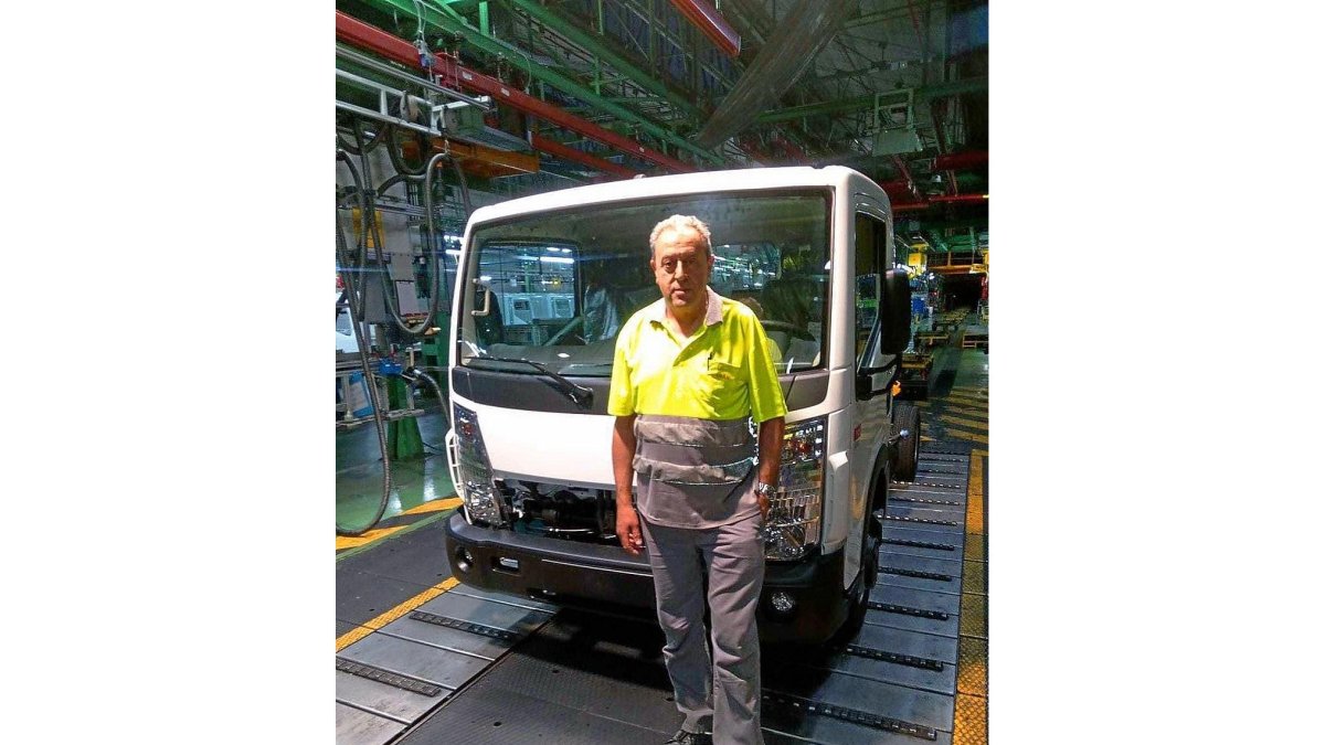 Pablo Zarzuelo, el jueves en la fábrica.-A. GARCÍA