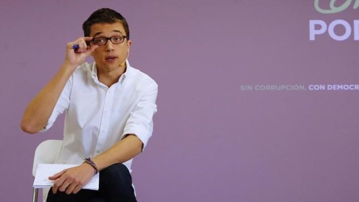 Inigo Errejón, en la sede de Podemos, en Madrid.-/ AGUSTÍN CATALÁN