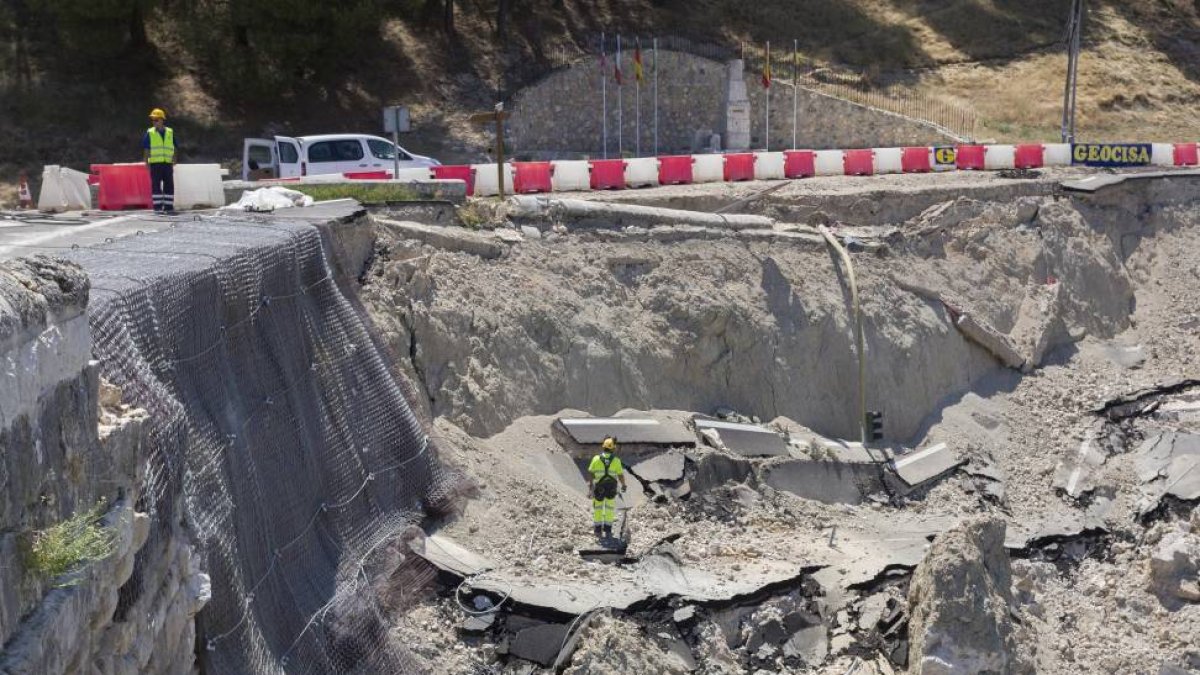 Imagen de las ruinas del puente de Cabezón de Pisuerga.-Pablo Requejo