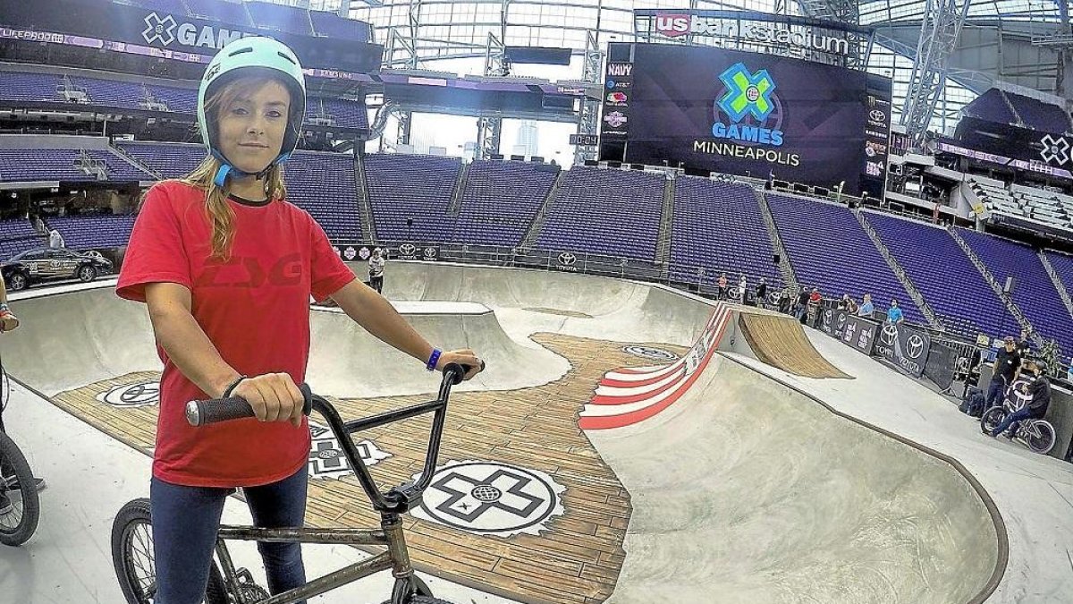 Teresa Fernández-Miranda posa en lo alto de la tarima en la prueba celebrada en Minneapolis (Estados Unidos).-EL MUNDO