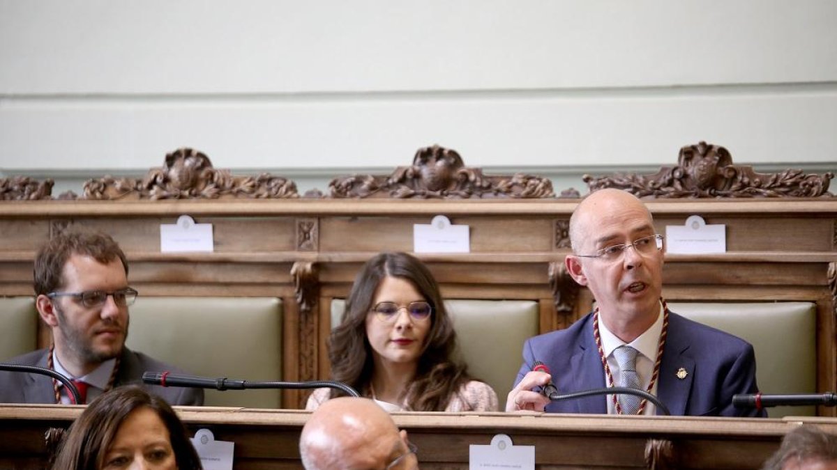Intervención del portavoz del Grupo de Ciudadanos, Martín Fernández Antolín, en el Pleno de constitución del Ayuntamiento de Valladolid, imagen de archivo.-ICAL