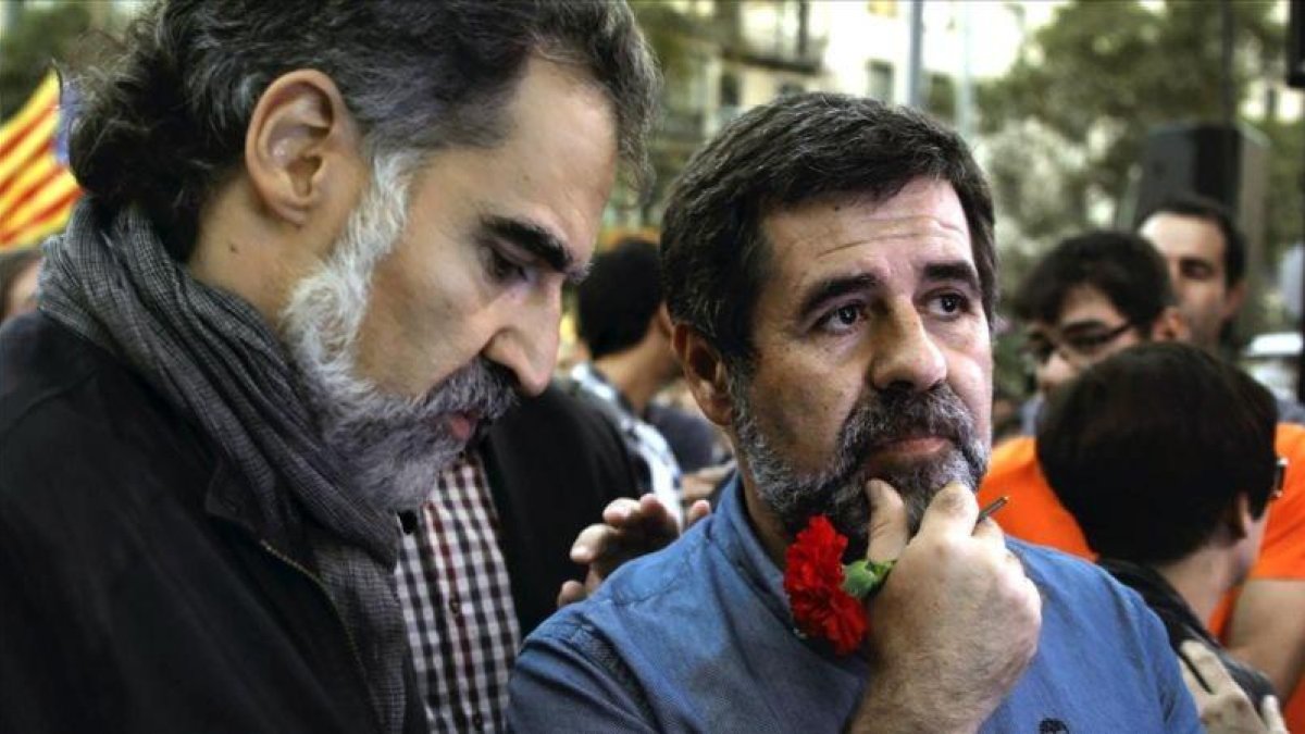 Jordi Cuixart y Jordi Sànchez, en el documental de TV-3 20-S.-EL PERIÓDICO