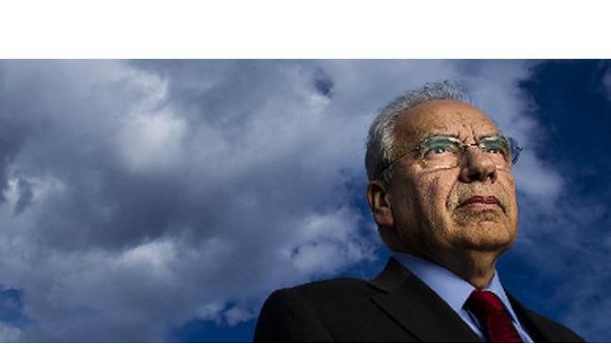 Alfonso Guerra, en la terraza del Hotel Casa Fuster el 2013.-JULIO CARBÓ