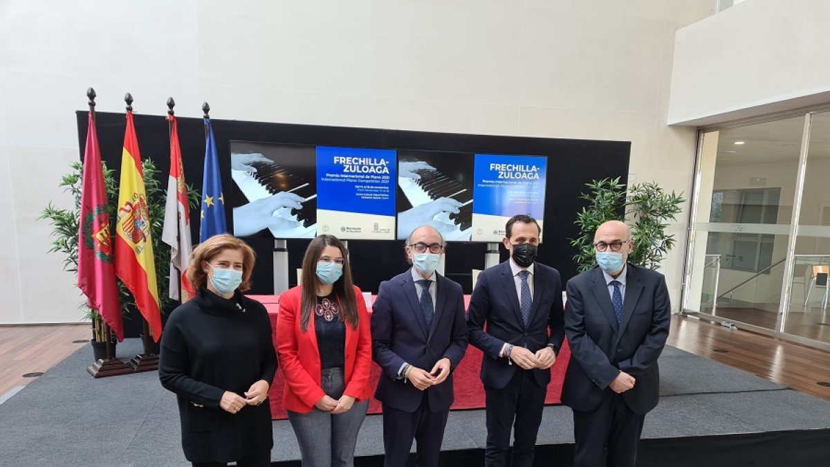 Ortega e Íscar, en el centro, en la presentación de la cita.