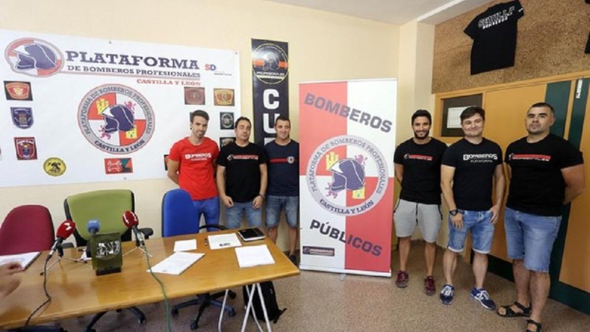 La Plataforma de Bomberos Profesionales de Castilla y León ofrece una rueda de prensa-ICAL