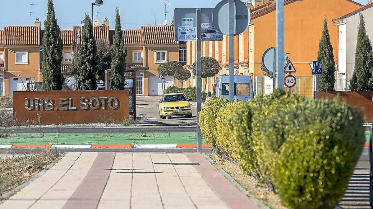 LaUrbanización El Soto, en Aldeamayor de San Martín, que será objeto de distintas inversiones en 2017.-PABLO REQUEJO (PHOTOGENIC)