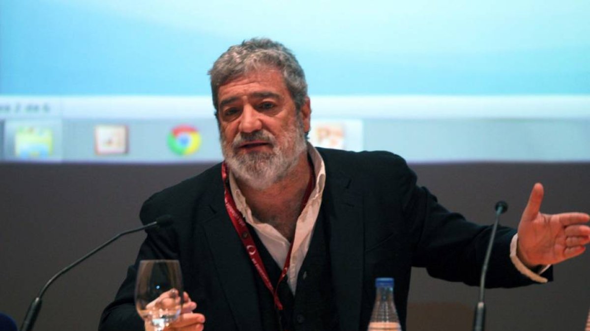 El exportavoz del gobierno Miguel Ángel Rodríguez Bajón imparte la conferencia inaugural del III Congreso de Coaching que se celebra en Valladolid-Ical