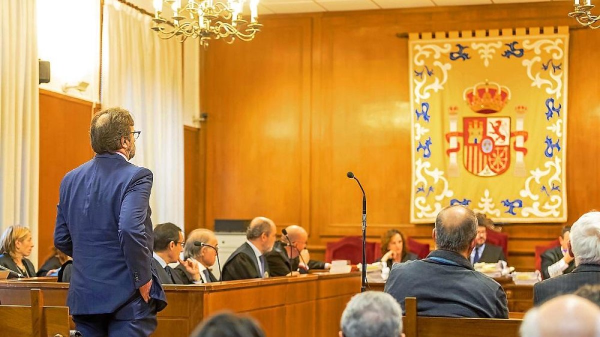 Manuel Escribano ayer durante su declaración por las prejubilaciones de Caja Segovia.-ICAL