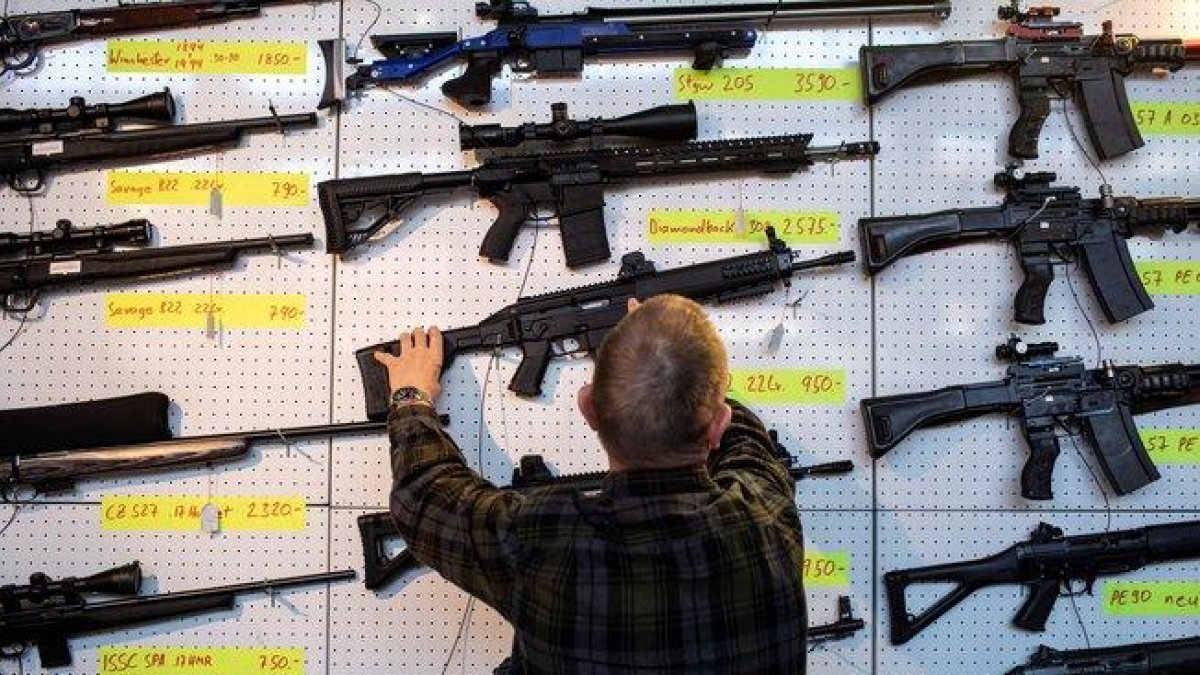 Una exhibición de armas en Lucerna, Suiza.-EFE / EPA/KEYSTONE