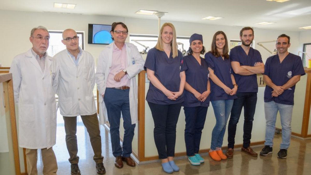 El grupo de investigación Avances en Salud Oral en las instalaciones de la Universidad de Salamanca.-EL MUNDO