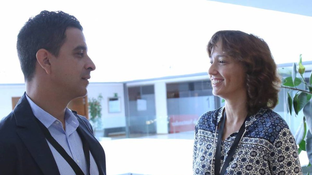 El director general de Shale Gas España, David Alameda, y la directora de Comunicación de BNK España, María Jesús Gallego, intervienen en la segunda jornada del curso de verano 'La exploración de hidrocarburos por métodos no convencionales: el fracking', -ICAL