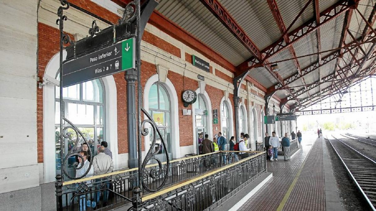 Estación de Medina del Campo.-J.M. LOSTAU