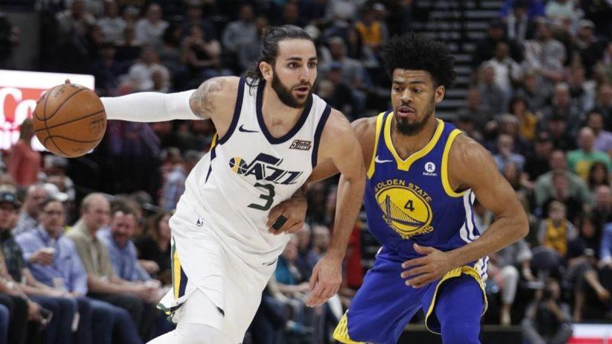 Ricky Rubio, ante los Warriors.-EFE / GEORGE FREY