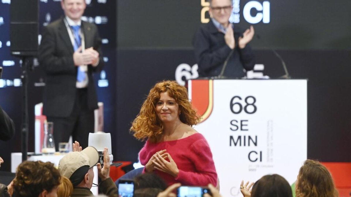 Laura Ferrés agradece el cariño tras la lectura del palmarés de Seminci. / SEMINCI