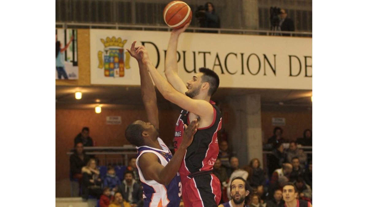 Uta, cara a cara con el hoy compañero Barnes.-BRÁGIMO