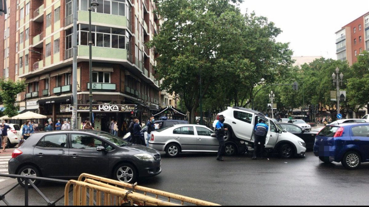 Accidente Paseo Hospital Militar, en Valladolid. - E.M.