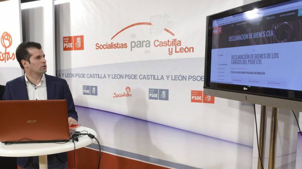 El secretario general del PSOE de Castilla y León, Luis Tudanca, presenta en Valladolid el Portal de Transparencia del PSOE de Castilla y León-Nacho Gallego