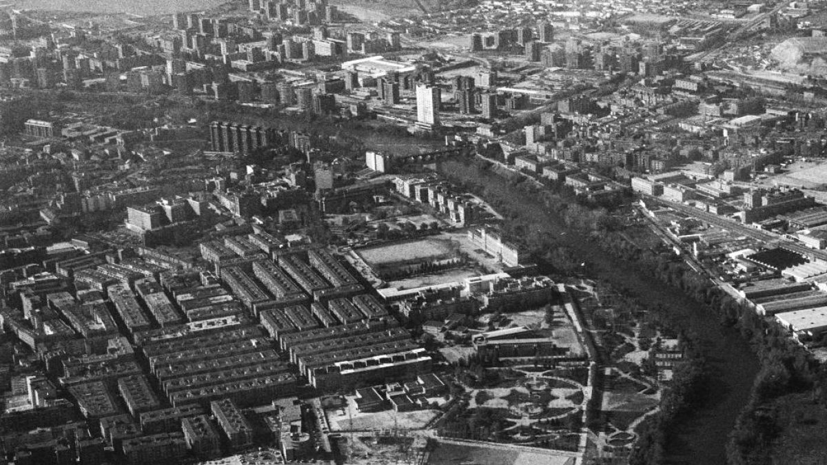 JUAN MIGUEL LOSTAU. 14/12//2022. VALLADOLID. COMUNIDAD DE CASTILLA Y LEÓN. BARRIO DE LA RONDILLA. VISTA AÉREA DE LA RONDILLA EN 1996