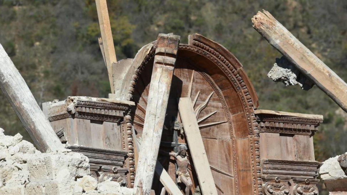 Restos de la iglesia de San Salvador en Norcia.-ALBERTO PIZZOLI / AFP