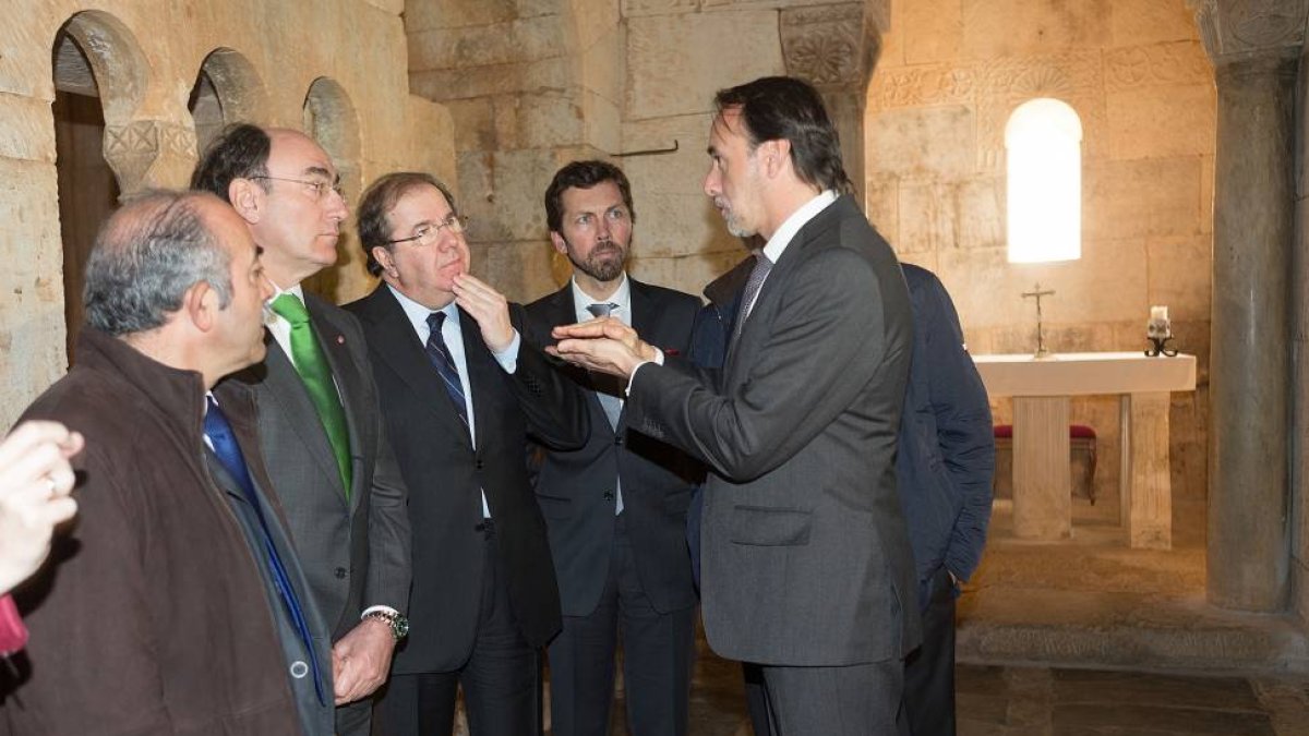 l presidente de la Junta de Castilla y León, Juan Vicente Herrera, la consejera de Cultura, Alicia Garcia y el presiente de Iberdrola, Ignacio Sánchez, participan en el acto de presentación de la restauración de Iglesia de San Pedro de la Nave-Ical