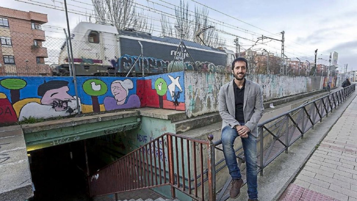 Juan Manuel del Omo en el barrio de La Pilarica-Pablo Requejo