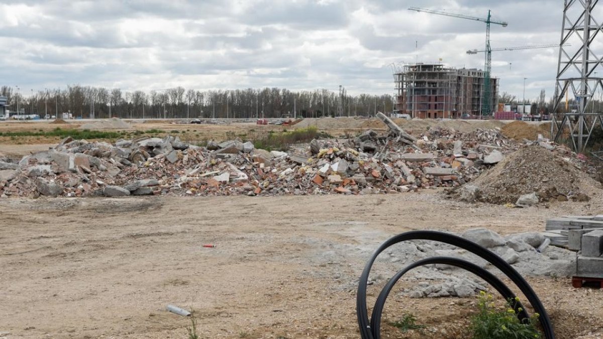 Terrenos de Arroyo en los que Mercadona construirá un nuevo supermercado.- J.M. LOSTAU